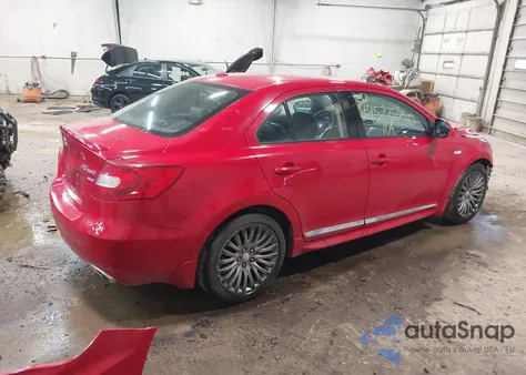 2011 Suzuki Kizashi Sport Sls z USA, uszkodzony, nr VIN JS2RF9A82B6110908